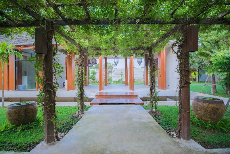 Into The Forest Resort Bangkok Buitenkant foto